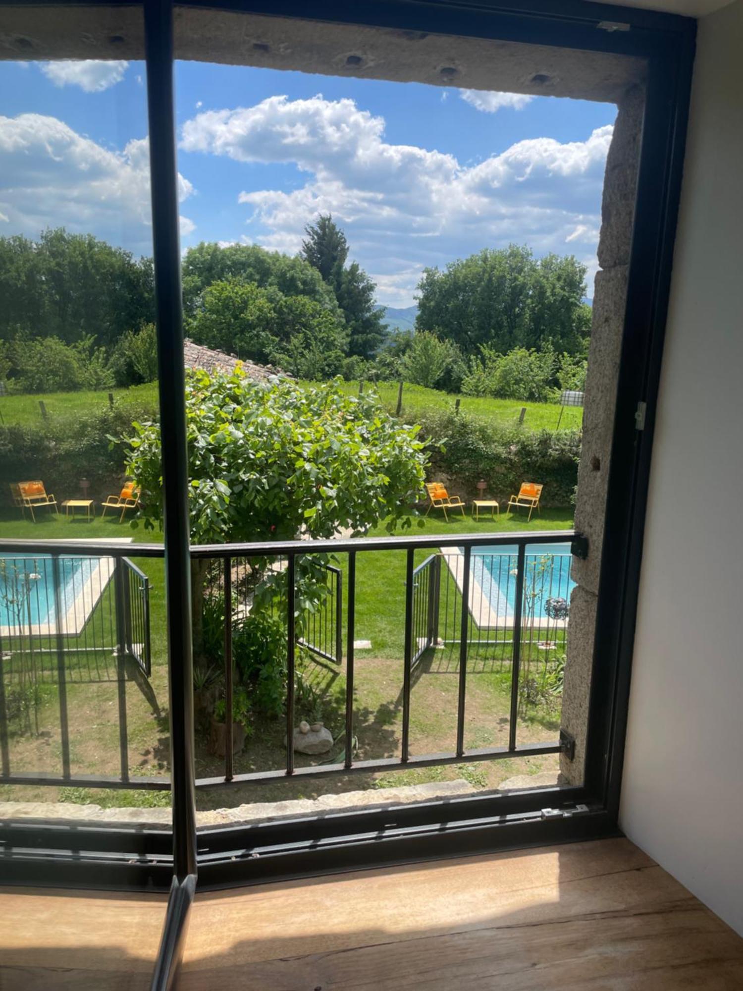 La Demeure Des Maitres Bed & Breakfast Chirols Exterior photo